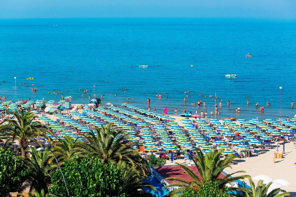 Medi Garden Hotel&Residence Alba Adriatica Kültér fotó