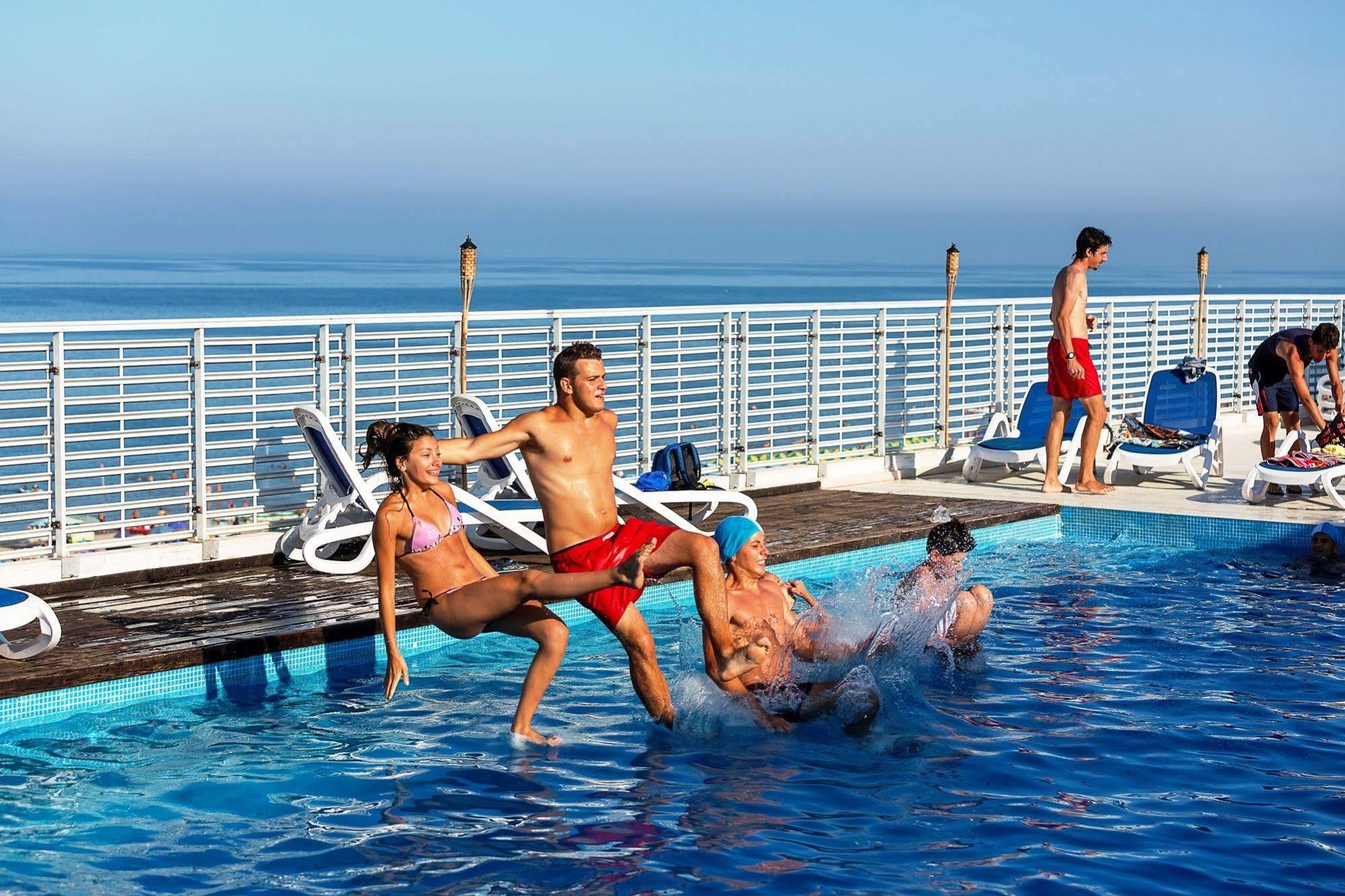 Medi Garden Hotel&Residence Alba Adriatica Kültér fotó